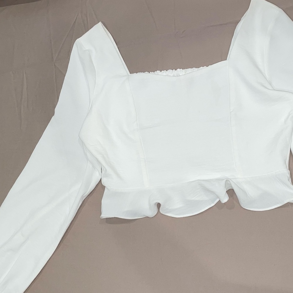 Cropped full sleeve top